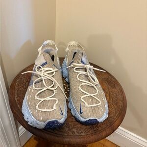 Nike space hippie 04